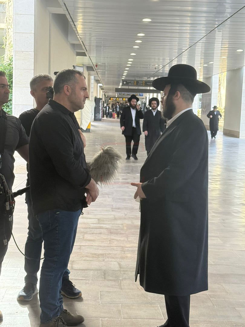 חור קטן במכנסיו של הפרשן | 'זופניק בכיכר' עם כל התמונות, הנייעס והחשיפות של השבוע