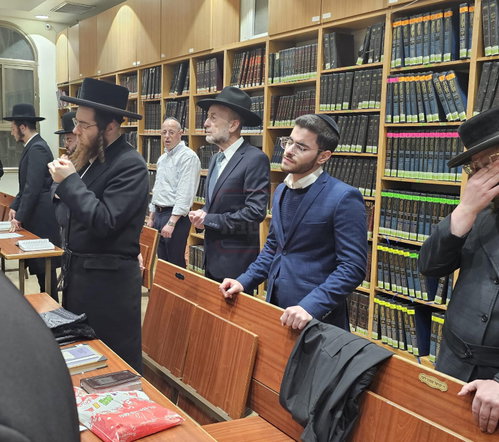 חור קטן במכנסיו של הפרשן | 'זופניק בכיכר' עם כל התמונות, הנייעס והחשיפות של השבוע