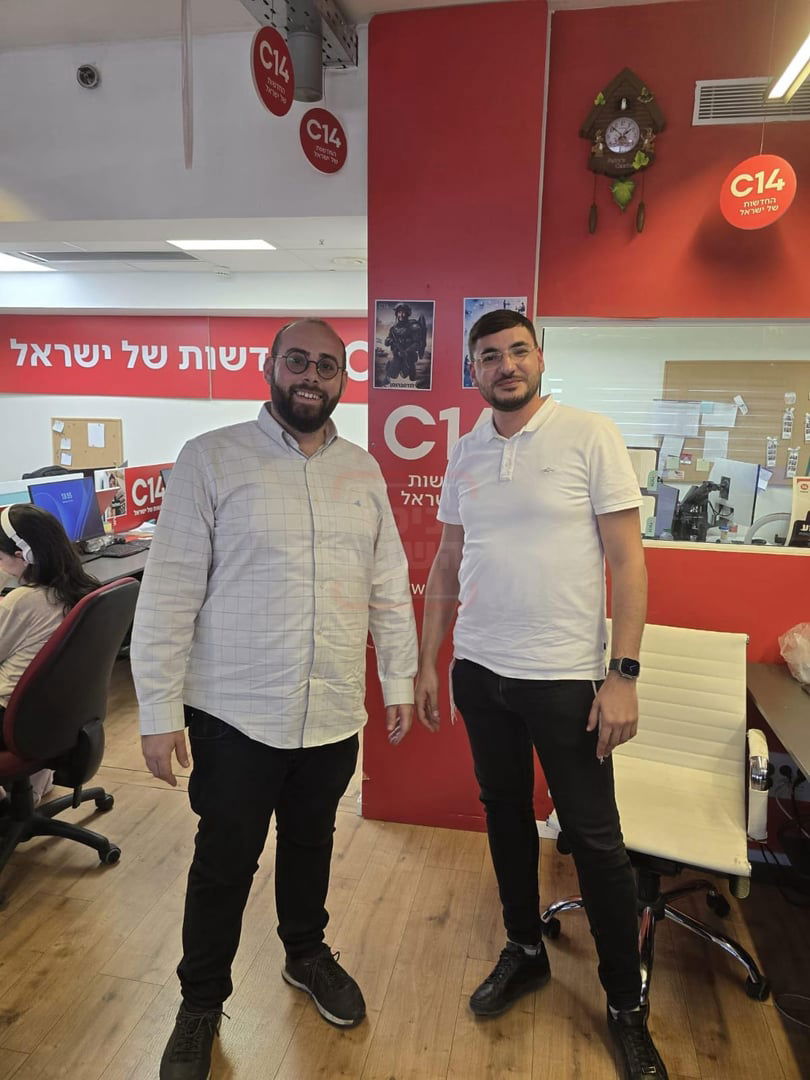 חור קטן במכנסיו של הפרשן | 'זופניק בכיכר' עם כל התמונות, הנייעס והחשיפות של השבוע