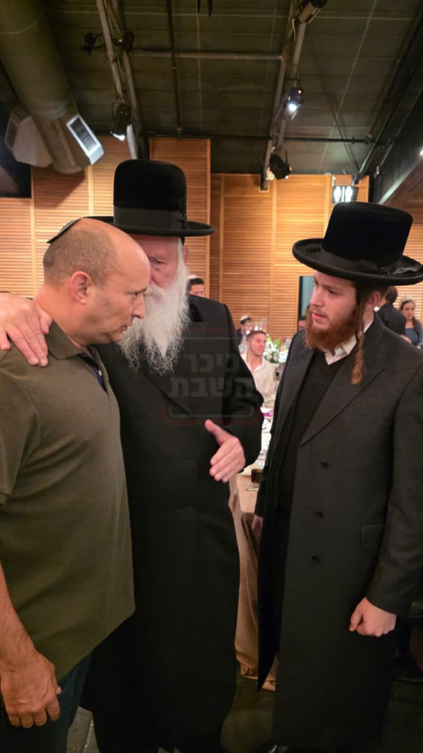 חור קטן במכנסיו של הפרשן | 'זופניק בכיכר' עם כל התמונות, הנייעס והחשיפות של השבוע