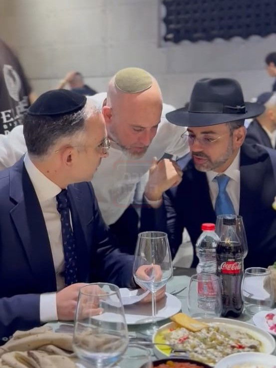 ה"חמור" שזכה ל"ימים" | 'זופניק בכיכר' עם כל התמונות, הנייעס והחשיפות של השבוע