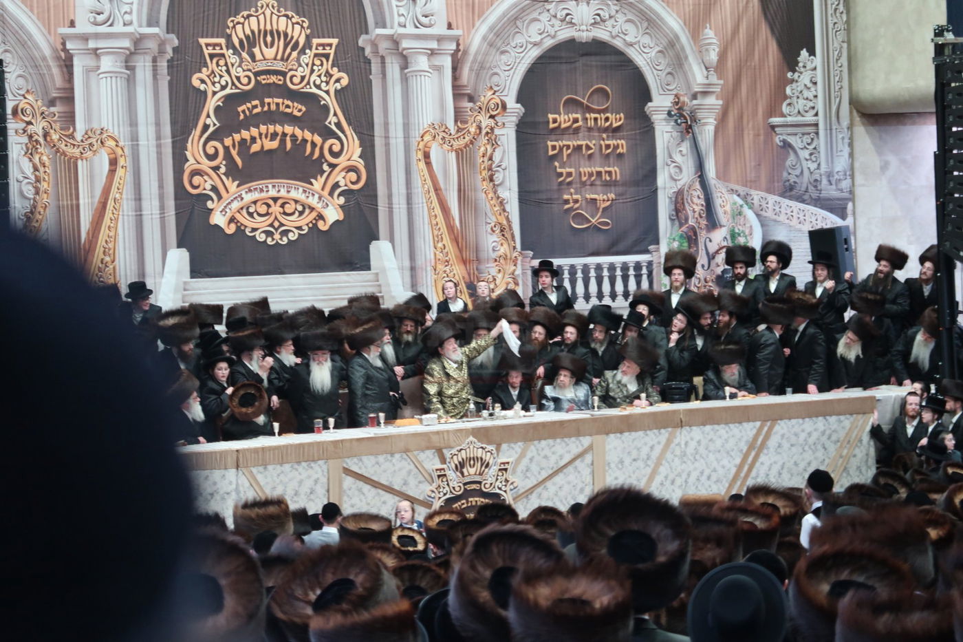 שמחת נישואי נכדת האדמו"ר מויז'ניץ, במונסי