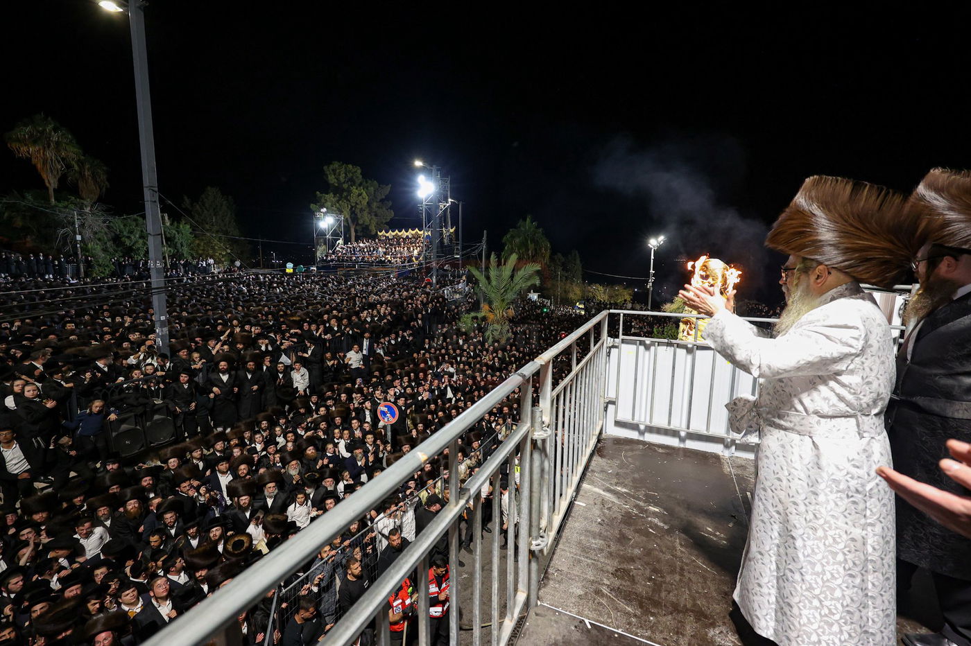 האדמו"ר מסאטמר בהדלקה במירון