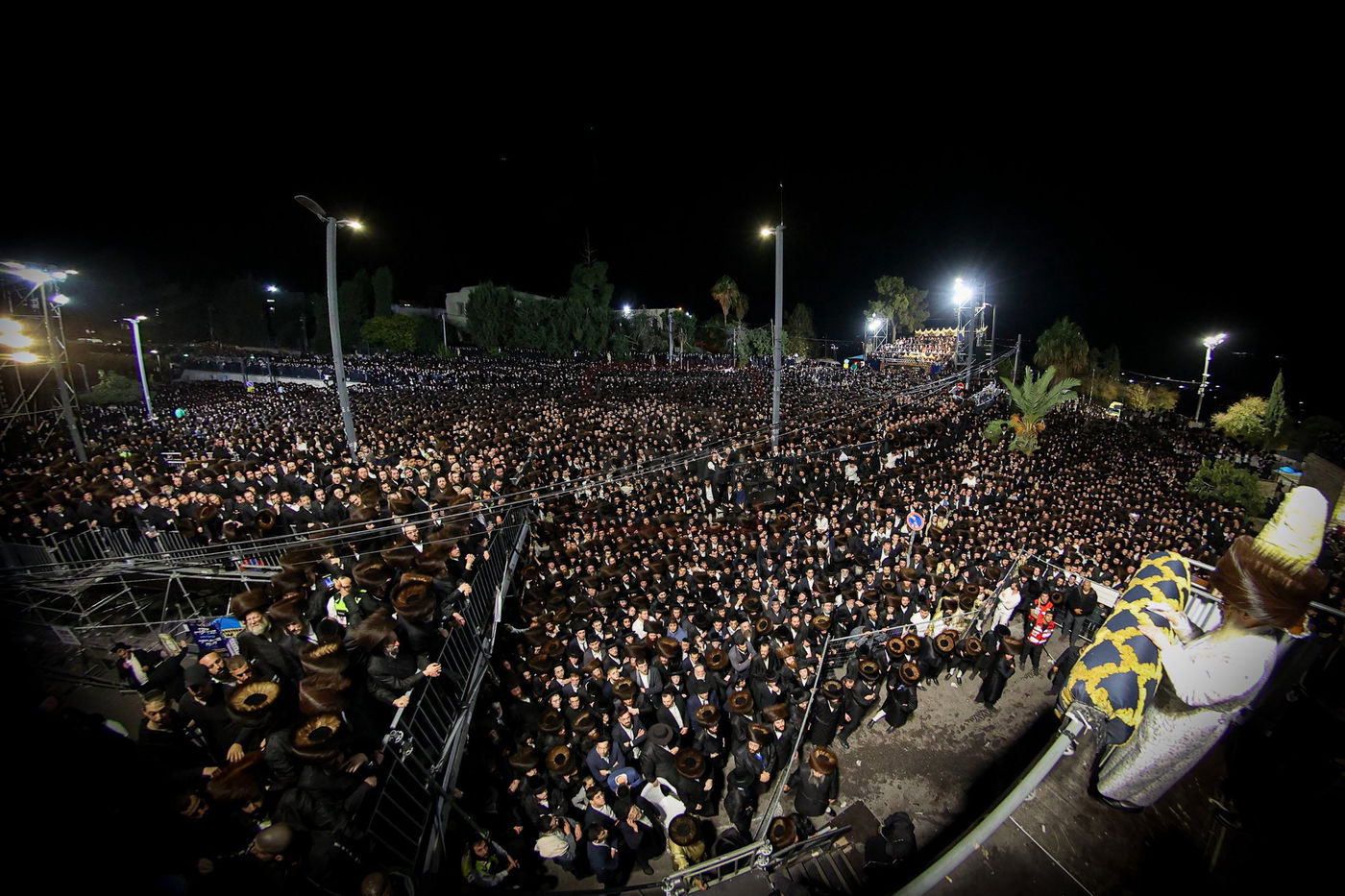 האדמו"ר מסאטמר בהדלקה במירון