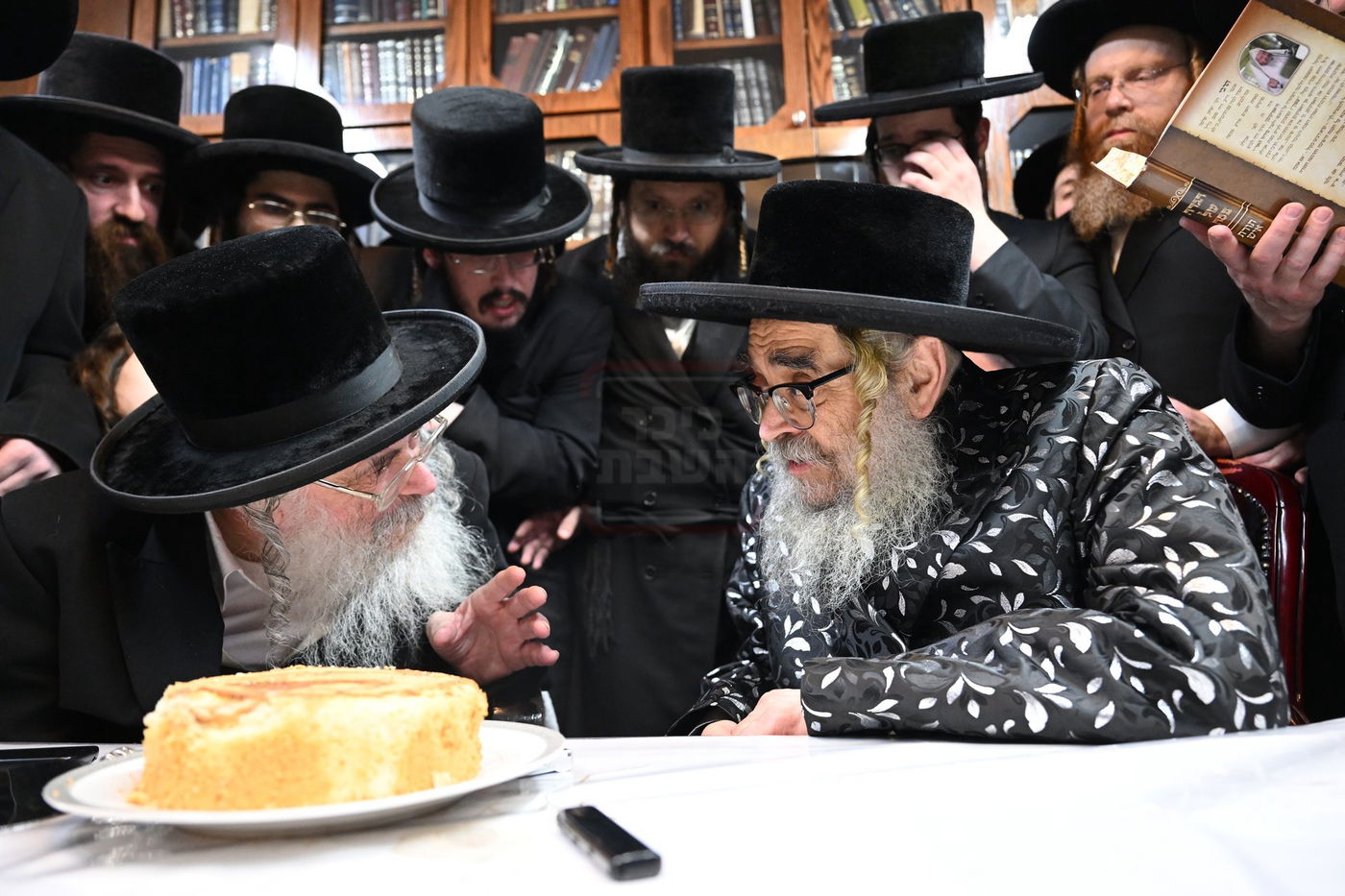 האדמו"ר מסאטמר בביקור אצל רבני ב"ב