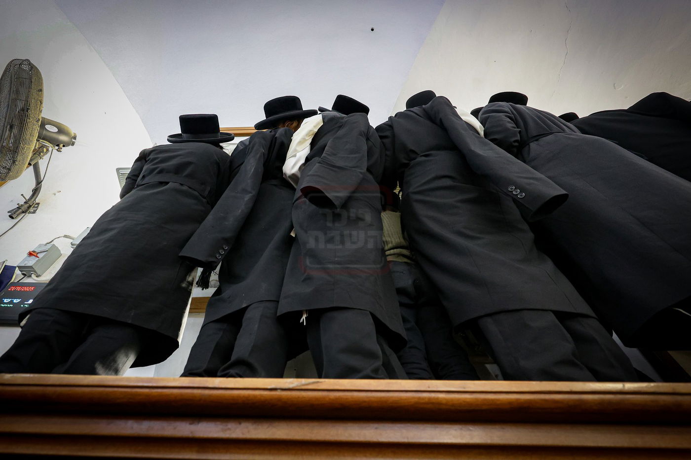 האדמו"ר מסאטמר בתפילת שחרית במירון