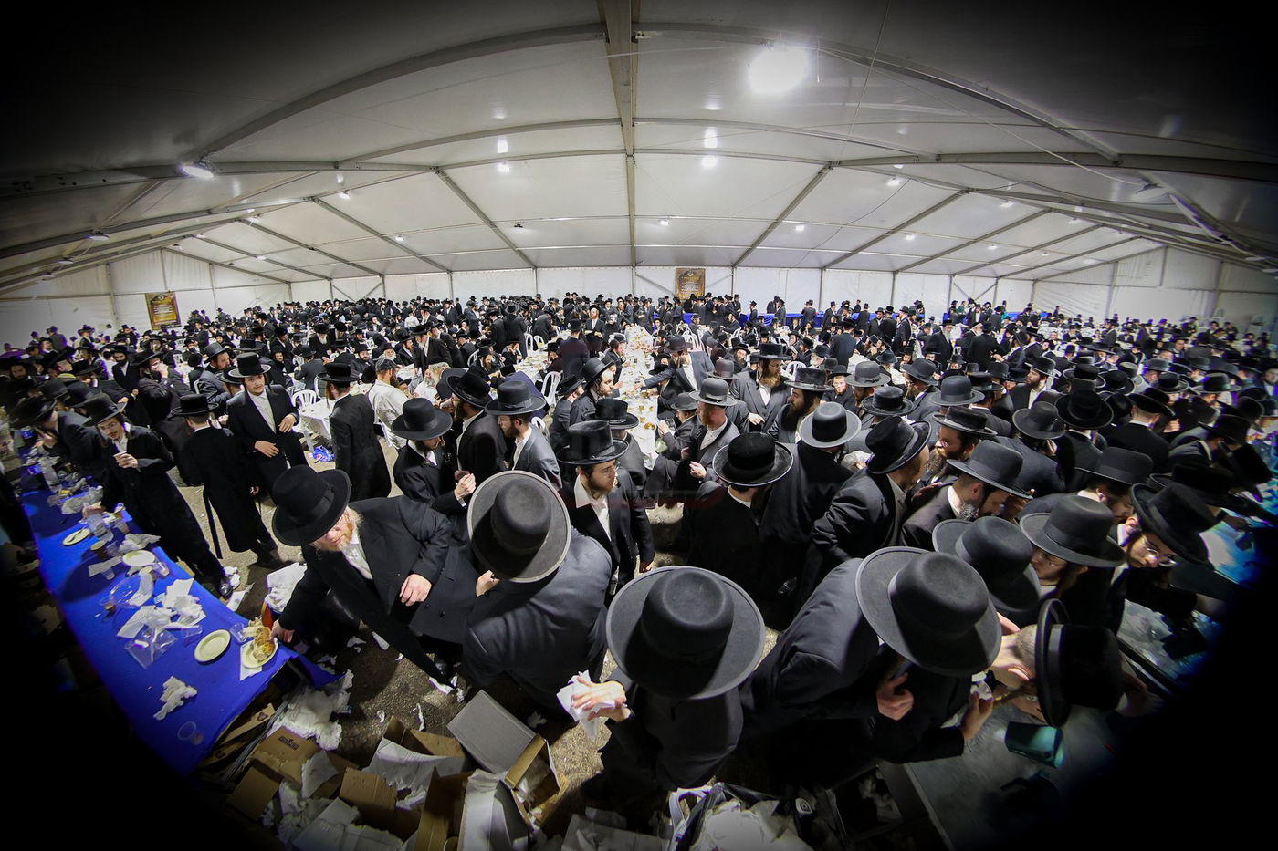 האדמו"ר מסאטמר בתפילת שחרית במירון