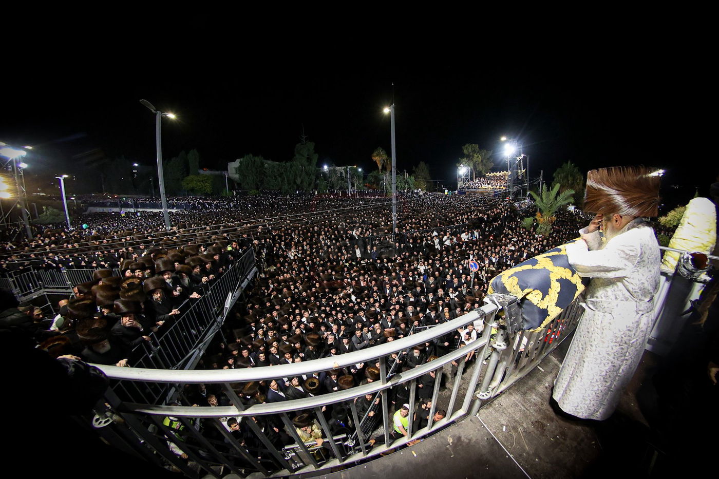 האדמו"ר מסאטמר בהדלקה במירון
