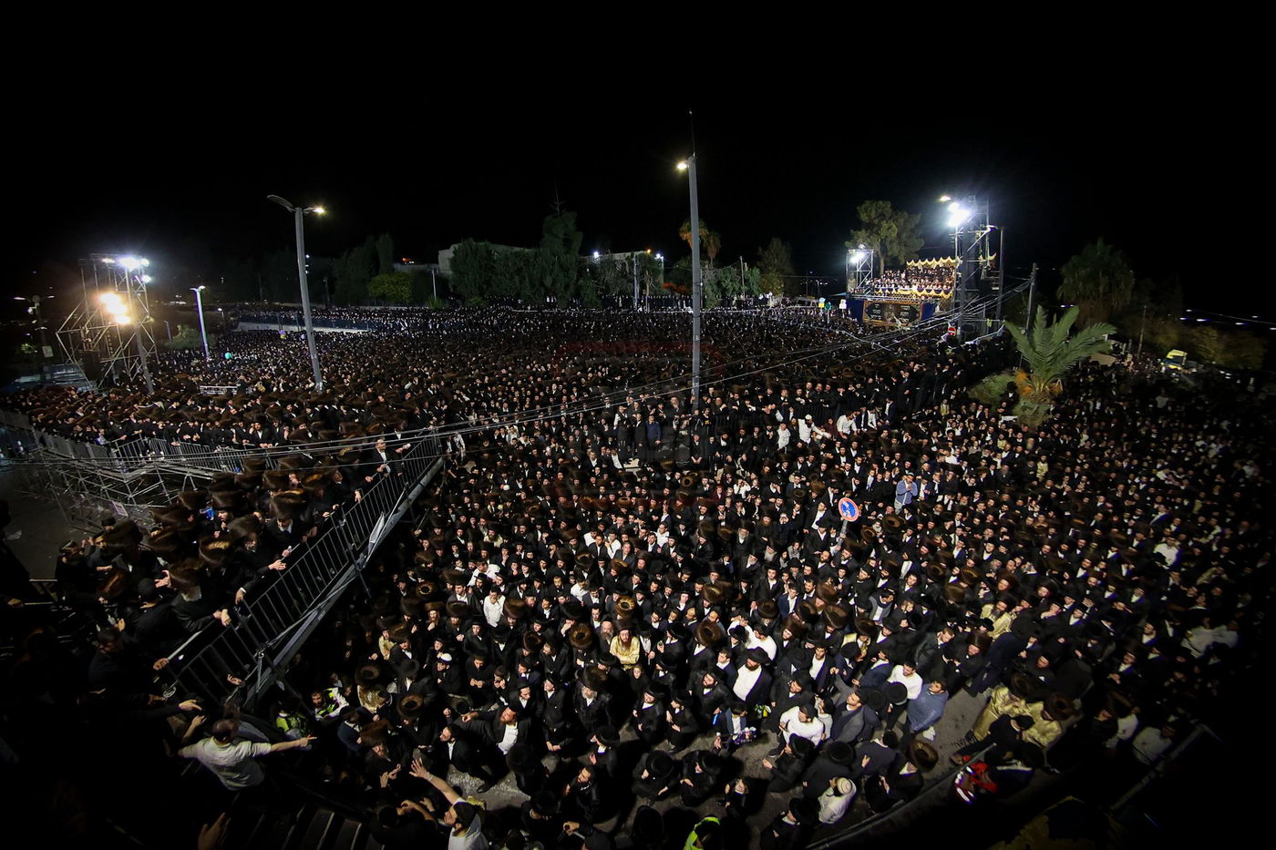 האדמו"ר מסאטמר בהדלקה במירון