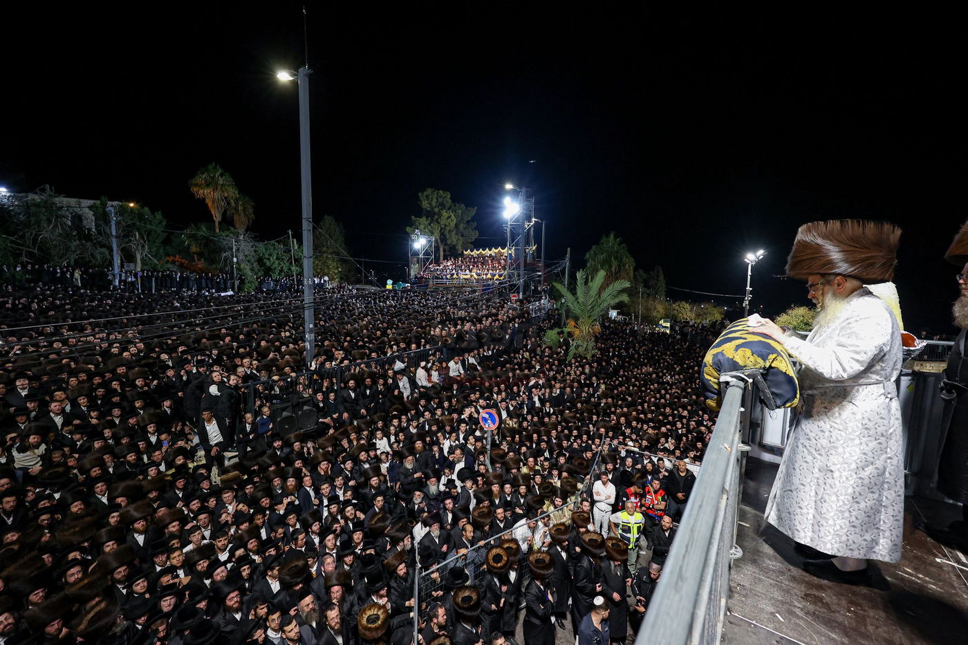 האדמו"ר מסאטמר בהדלקה במירון