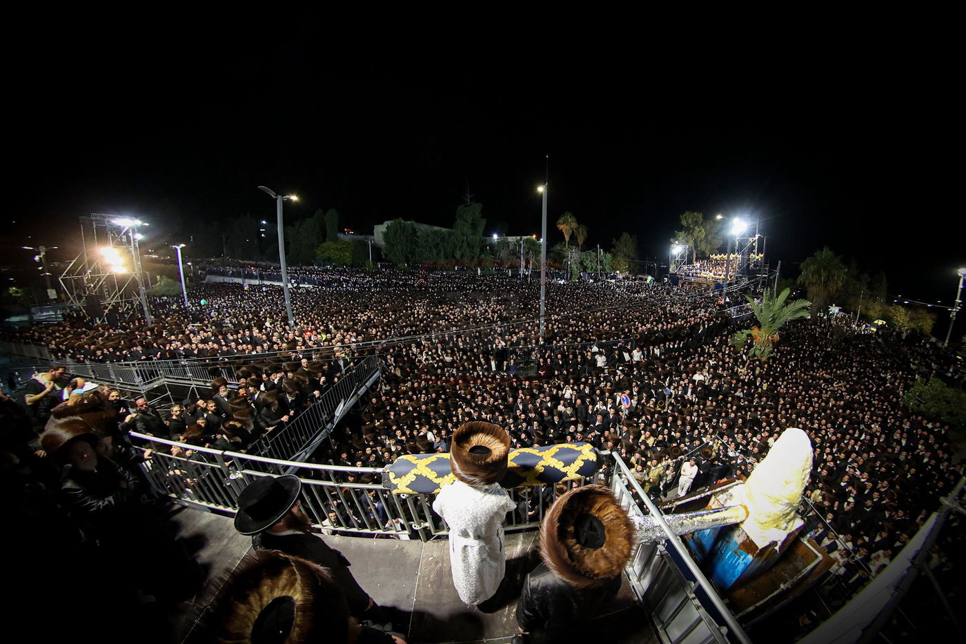 האדמו"ר מסאטמר בהדלקה במירון