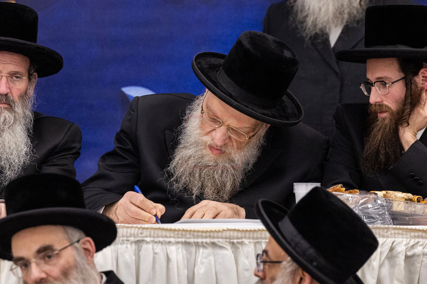 מעמד הכתרת הרה"ג ר' יחזקאל ליפשיץ לדומ"צ באבוב לינדן