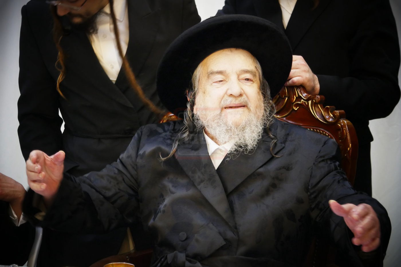 קבלת הפנים לאברך האסיר ר' אלעזר צדוק קויפמן אצל הגה"צ רבי יעקב מאיר שכטר