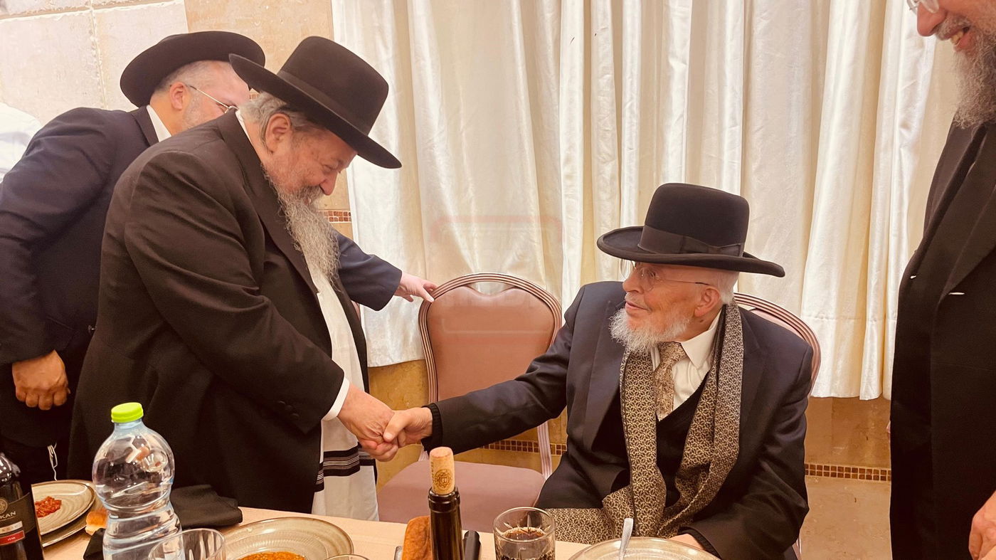 האדמו"ר שניסה לרקוד עם בנו | 'זופניק בכיכר' עם כל התמונות, הנייעס והחשיפות של השבוע