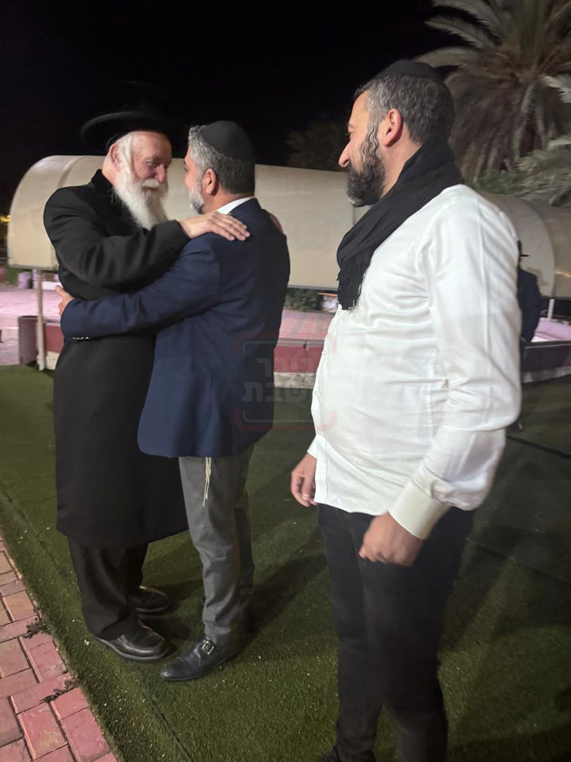 האדמו"ר שניסה לרקוד עם בנו | 'זופניק בכיכר' עם כל התמונות, הנייעס והחשיפות של השבוע