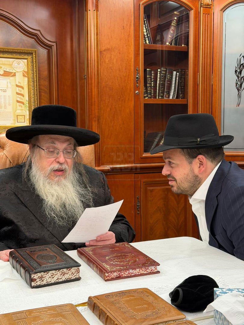 האדמו"ר שניסה לרקוד עם בנו | 'זופניק בכיכר' עם כל התמונות, הנייעס והחשיפות של השבוע