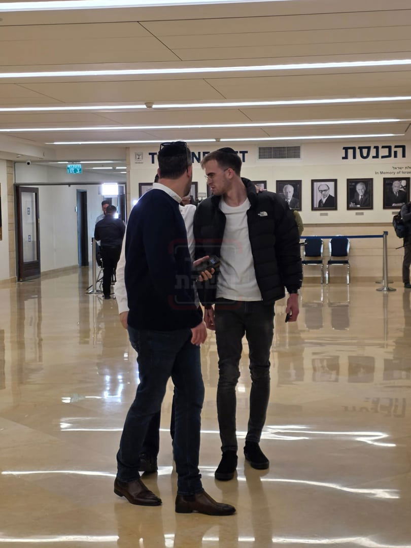 האדמו"ר שניסה לרקוד עם בנו | 'זופניק בכיכר' עם כל התמונות, הנייעס והחשיפות של השבוע