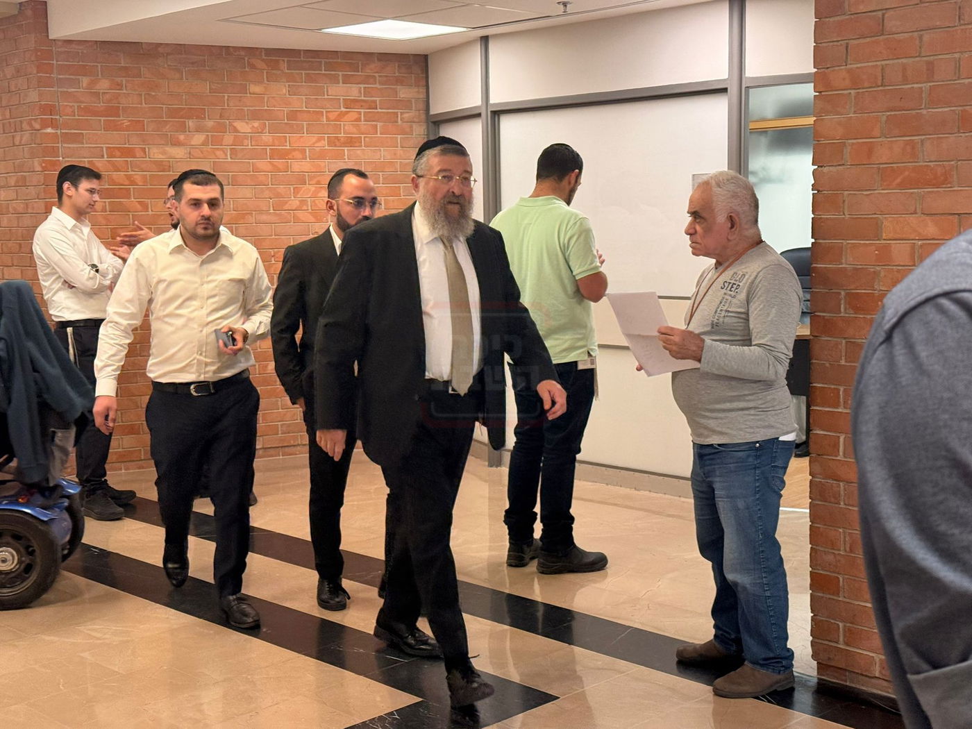 האדמו"ר שניסה לרקוד עם בנו | 'זופניק בכיכר' עם כל התמונות, הנייעס והחשיפות של השבוע