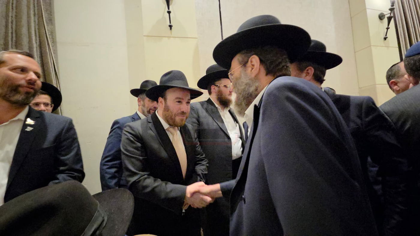 האדמו"ר שניסה לרקוד עם בנו | 'זופניק בכיכר' עם כל התמונות, הנייעס והחשיפות של השבוע