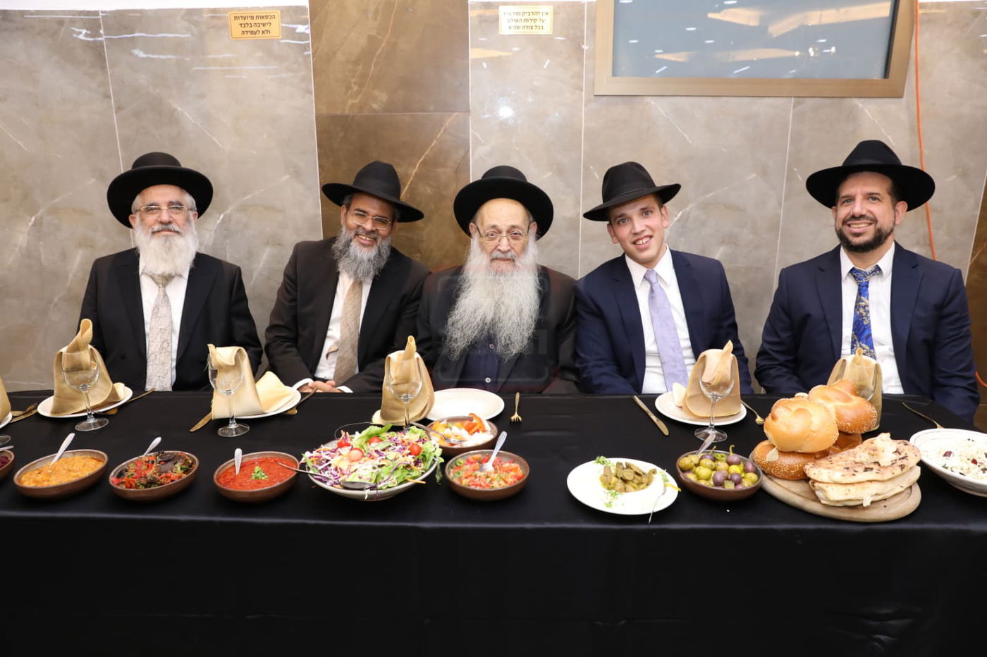 האדמו"ר שניסה לרקוד עם בנו | 'זופניק בכיכר' עם כל התמונות, הנייעס והחשיפות של השבוע