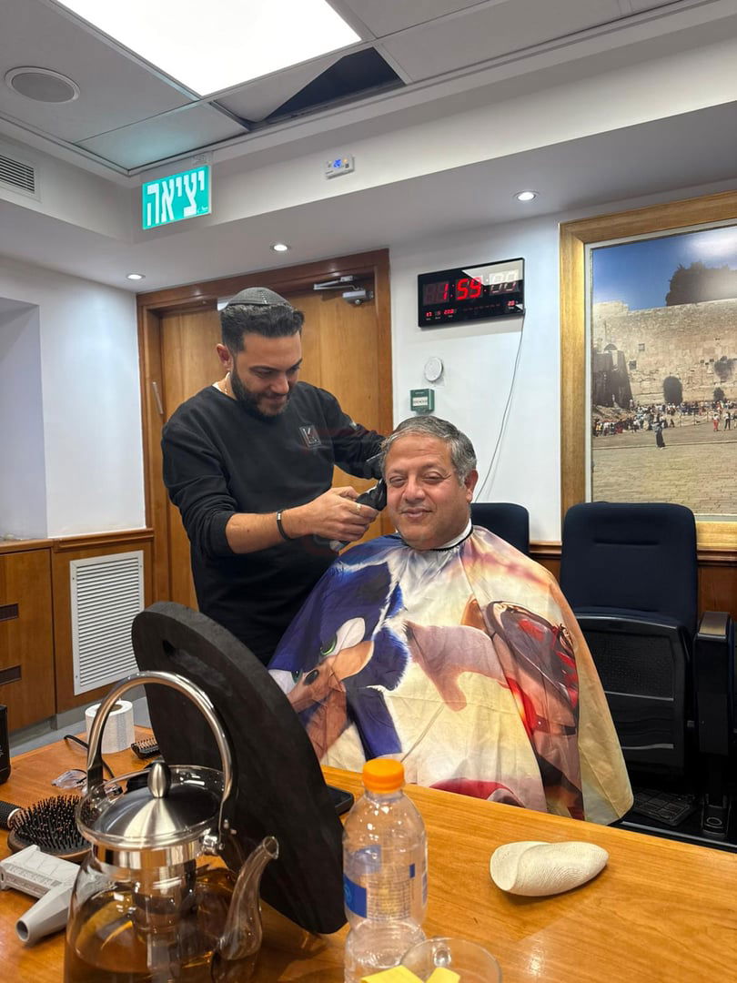 האדמו"ר שניסה לרקוד עם בנו | 'זופניק בכיכר' עם כל התמונות, הנייעס והחשיפות של השבוע