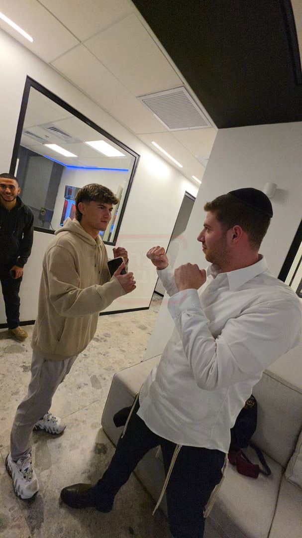 האדמו"ר שניסה לרקוד עם בנו | 'זופניק בכיכר' עם כל התמונות, הנייעס והחשיפות של השבוע