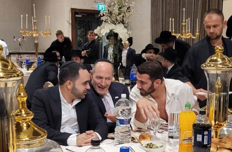 האדמו"ר שניסה לרקוד עם בנו | 'זופניק בכיכר' עם כל התמונות, הנייעס והחשיפות של השבוע