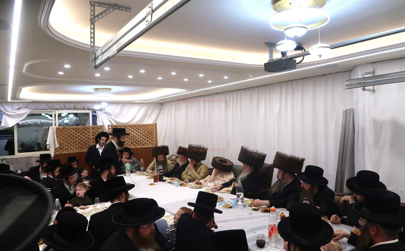 שמחת פדיון הבן בחצרות תולדות אברהם יצחק - טשארנאביל - קאלוב