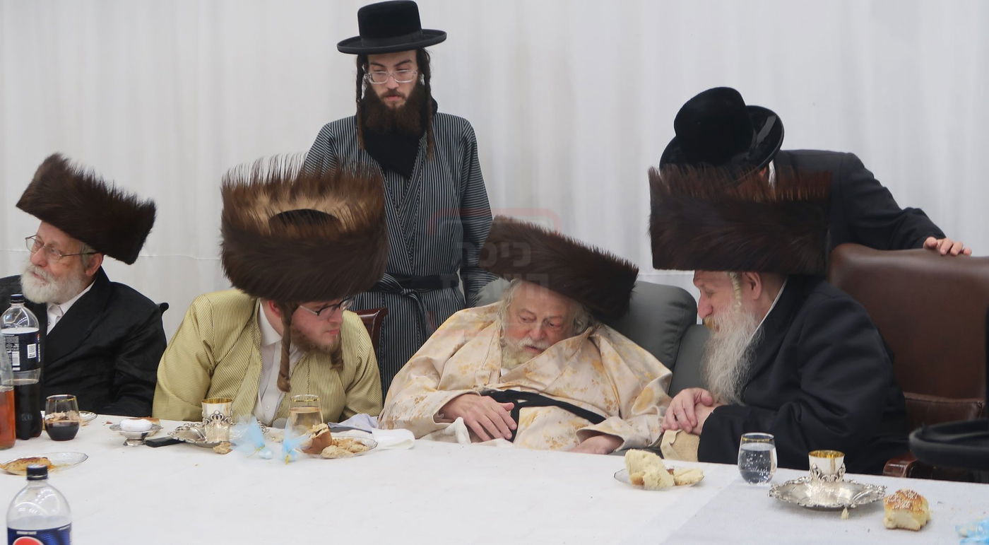 שמחת פדיון הבן בחצרות תולדות אברהם יצחק - טשארנאביל - קאלוב