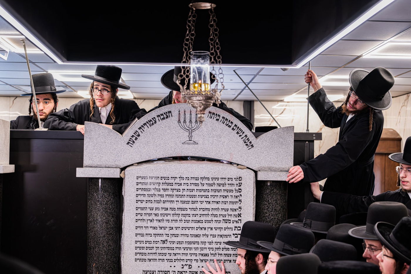 האדמו"ר מסאטמר בתפילה באוהל בית סאטמר