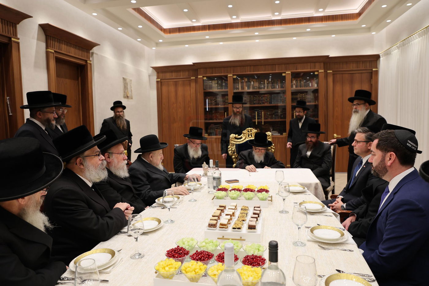 מייק ג'ונסון בביקור אצל האדמו"ר מסקווירא 