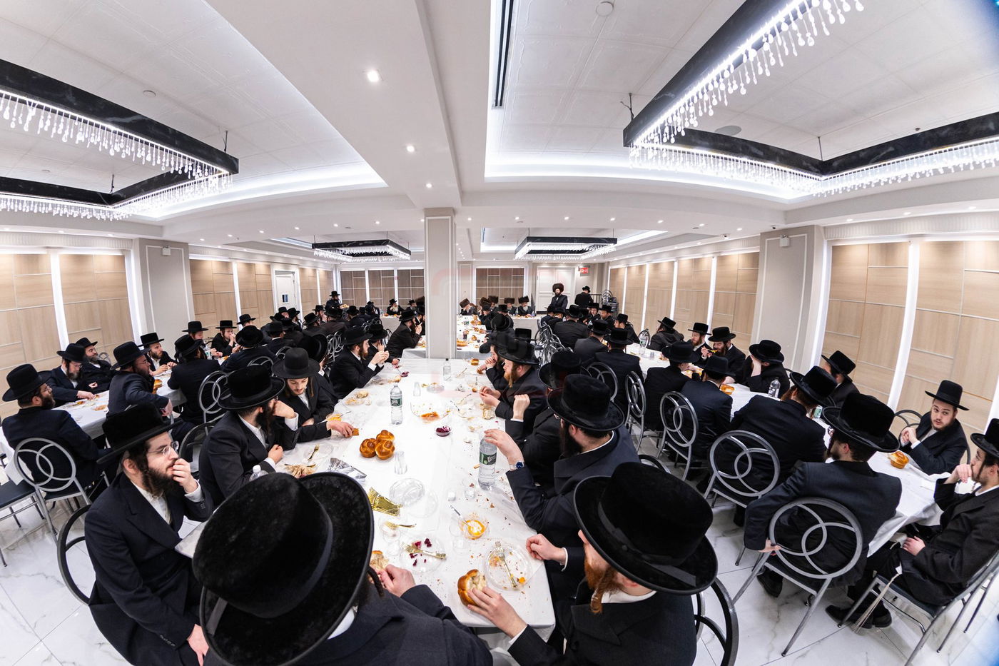 שמחת הוואכט נאכט והברית בחצרות מונקאטש - וויען 