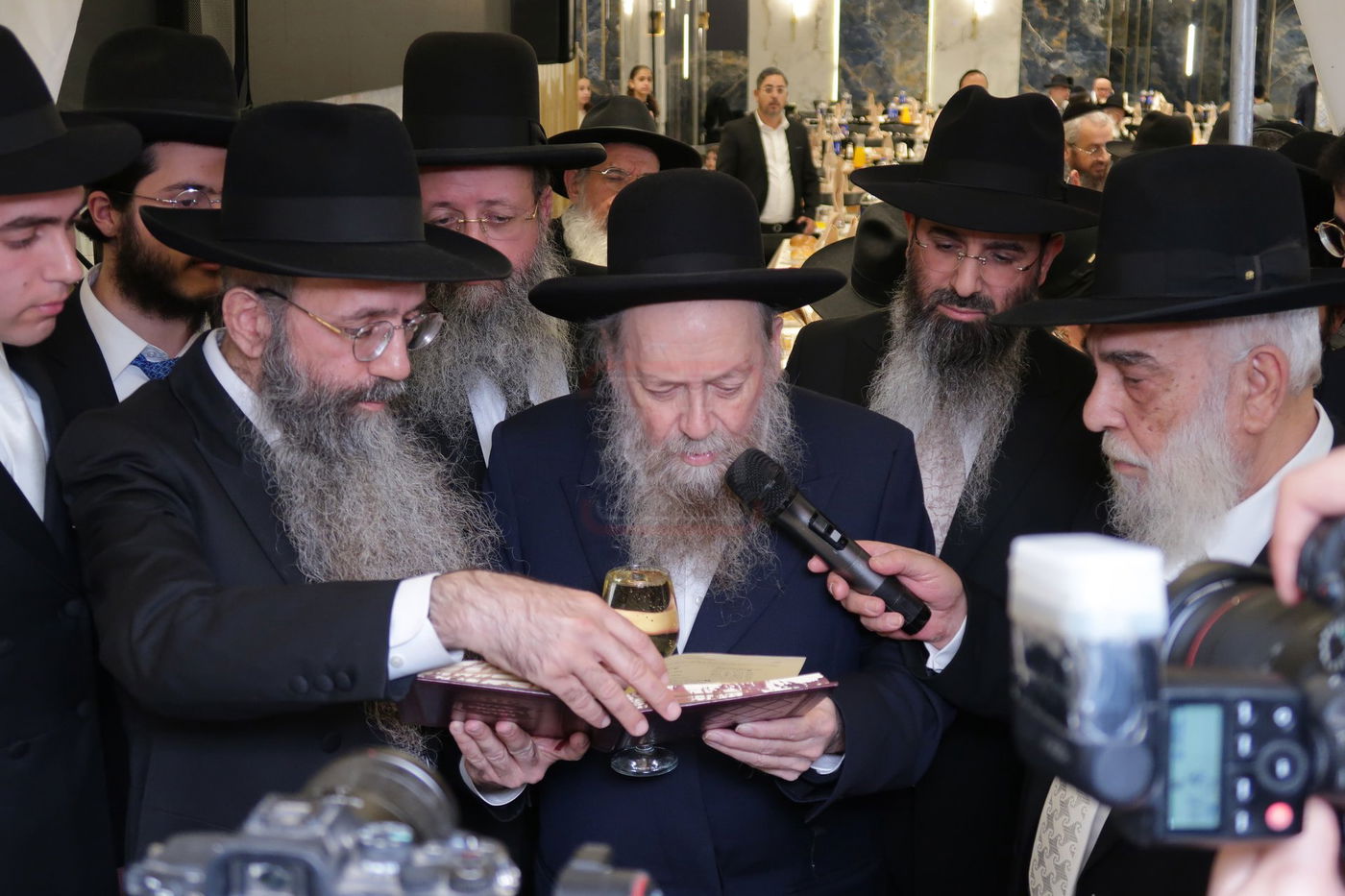 שמחת נישואי נכד המקובל הגה"צ רבי דוד בצרי