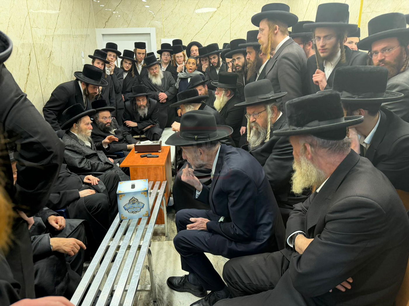 ההרצאה של ראש השב"כ בתלמוד תורה | 'זופניק בכיכר' עם כל התמונות, הנייעס והחשיפות של השבוע