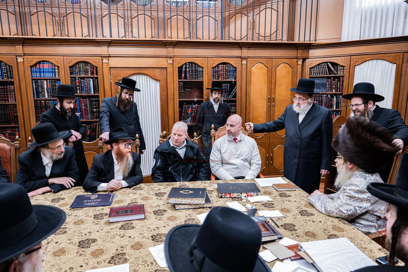 האדמו"ר מסאטמר בפגישת שתדלנות עם בכירי כלא אוטיסוויל