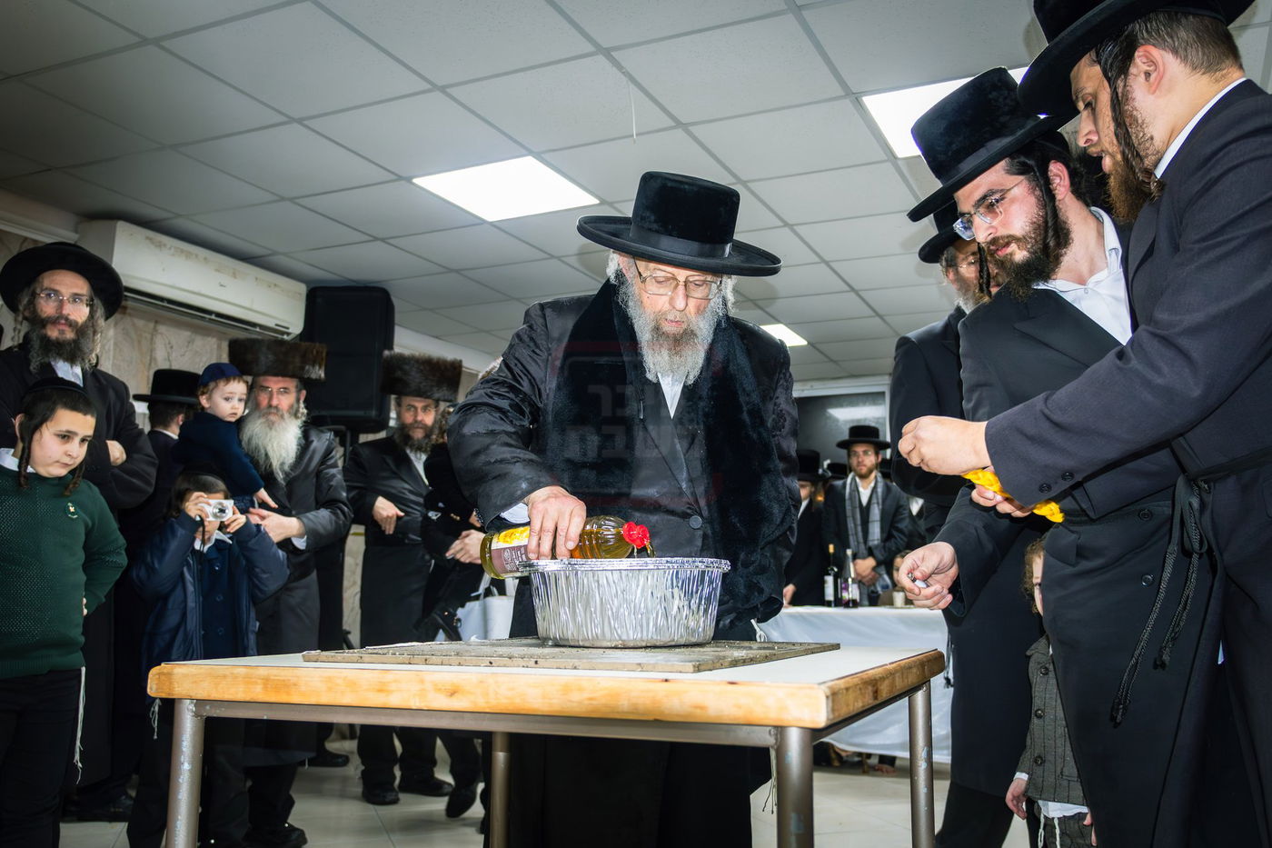 האדמו"ר מפינסק קרלין באתרא קדישא מירון