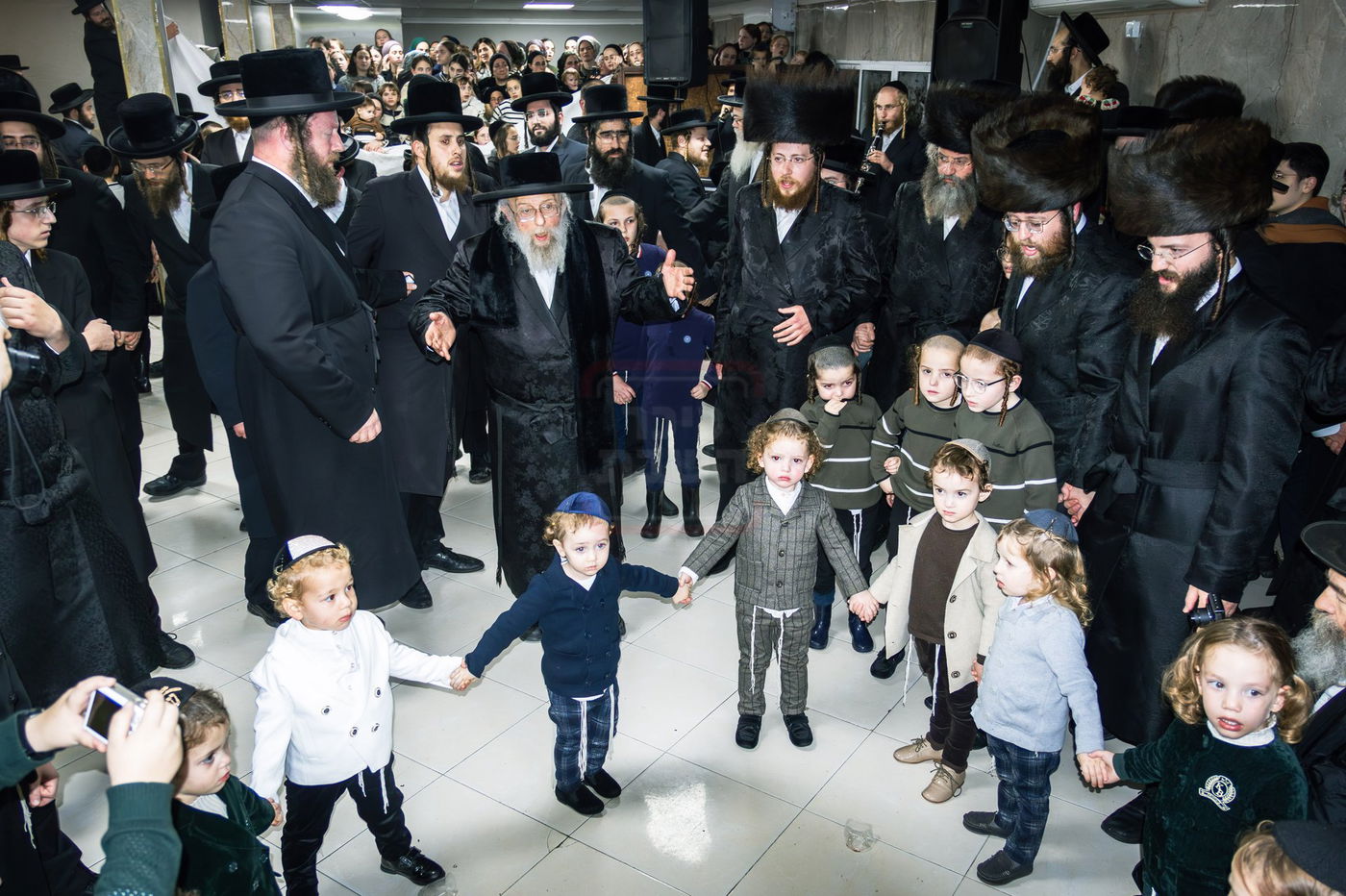 האדמו"ר מפינסק קרלין באתרא קדישא מירון