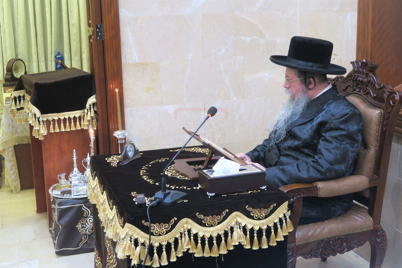 חנוכה בחצה"ק שבט הלוי