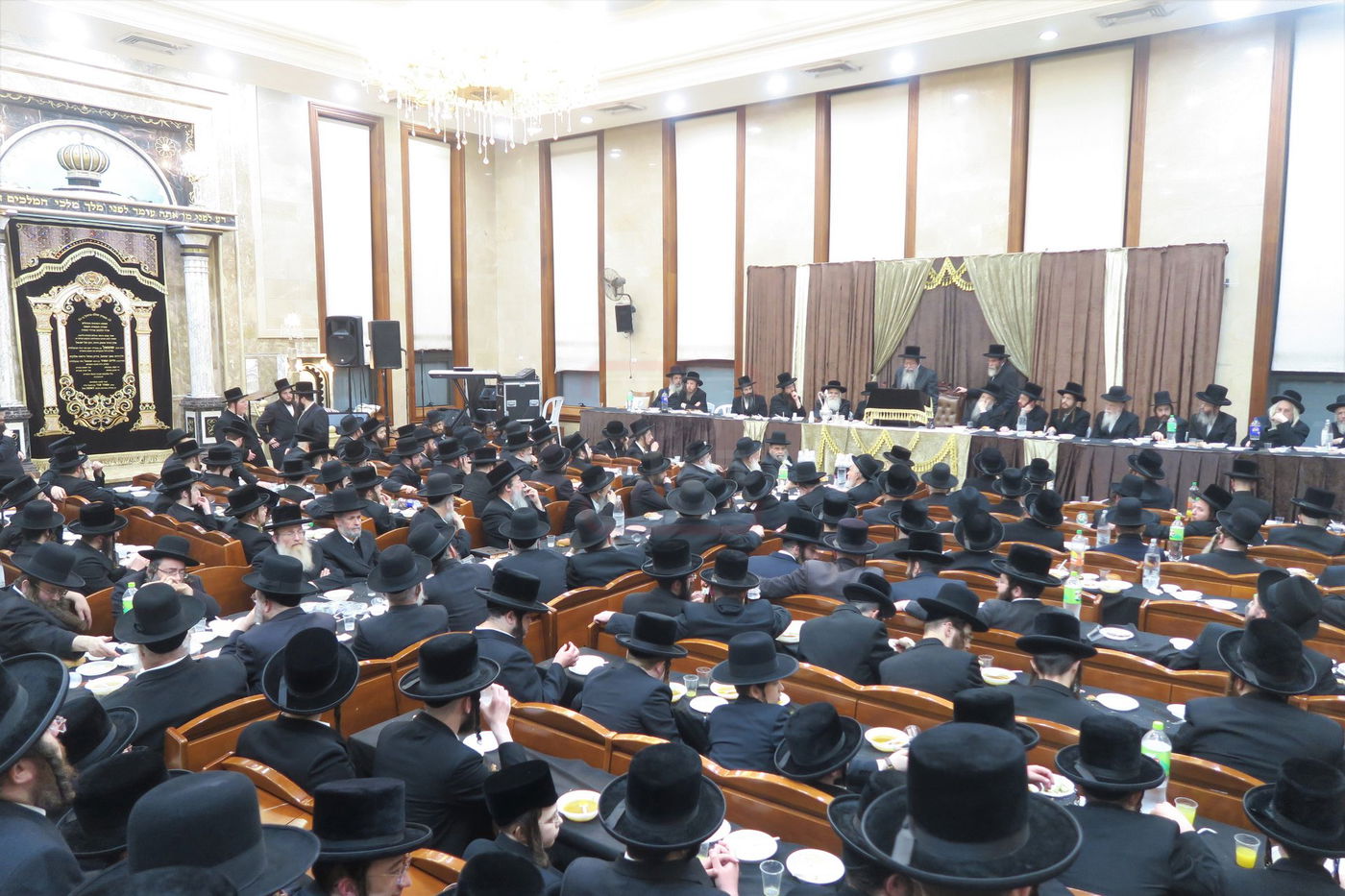 חנוכה בחצה"ק שבט הלוי