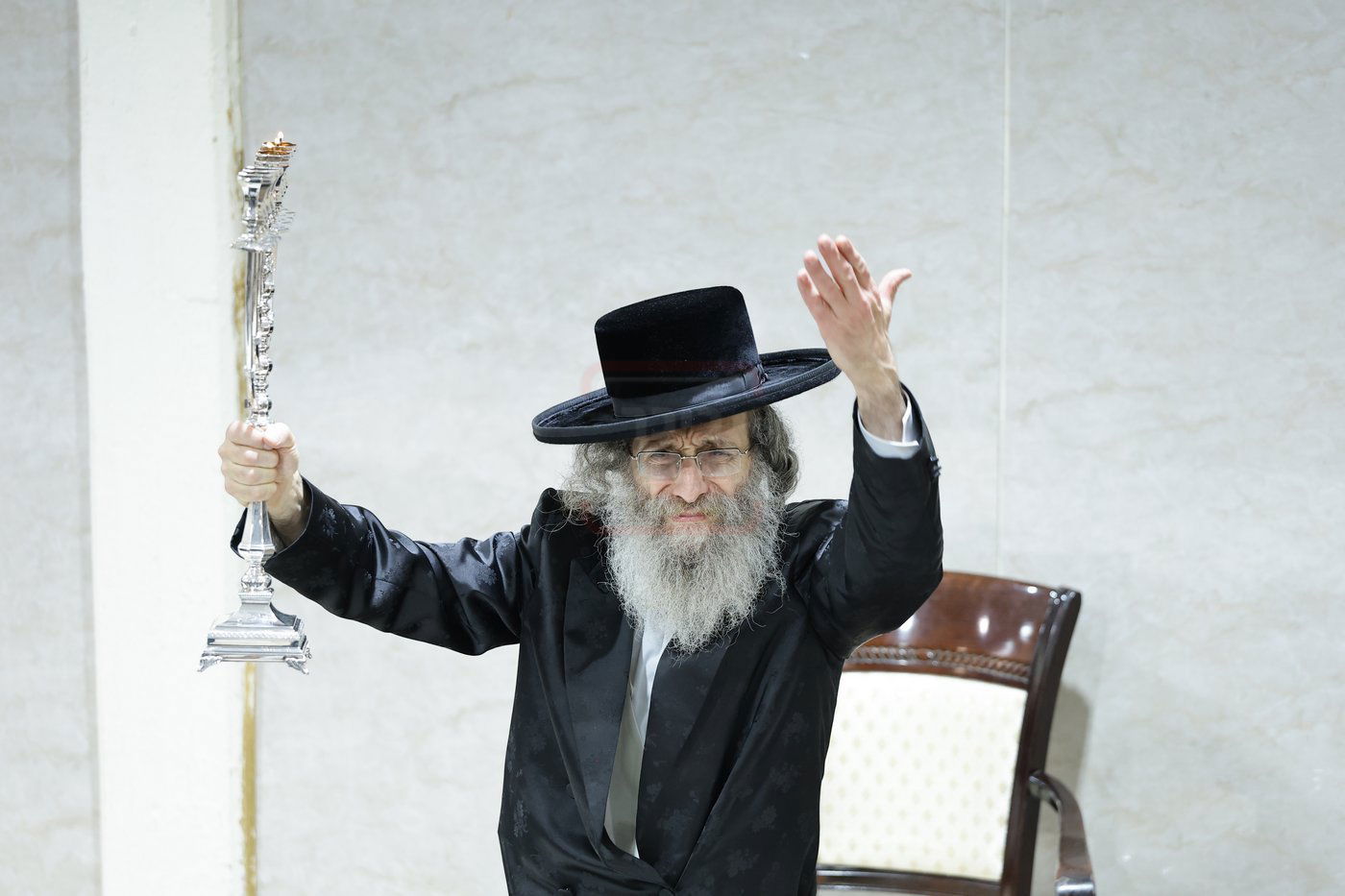 הרה"צ רבי אלימלך בידרמן בטיש חנוכה בחיפה