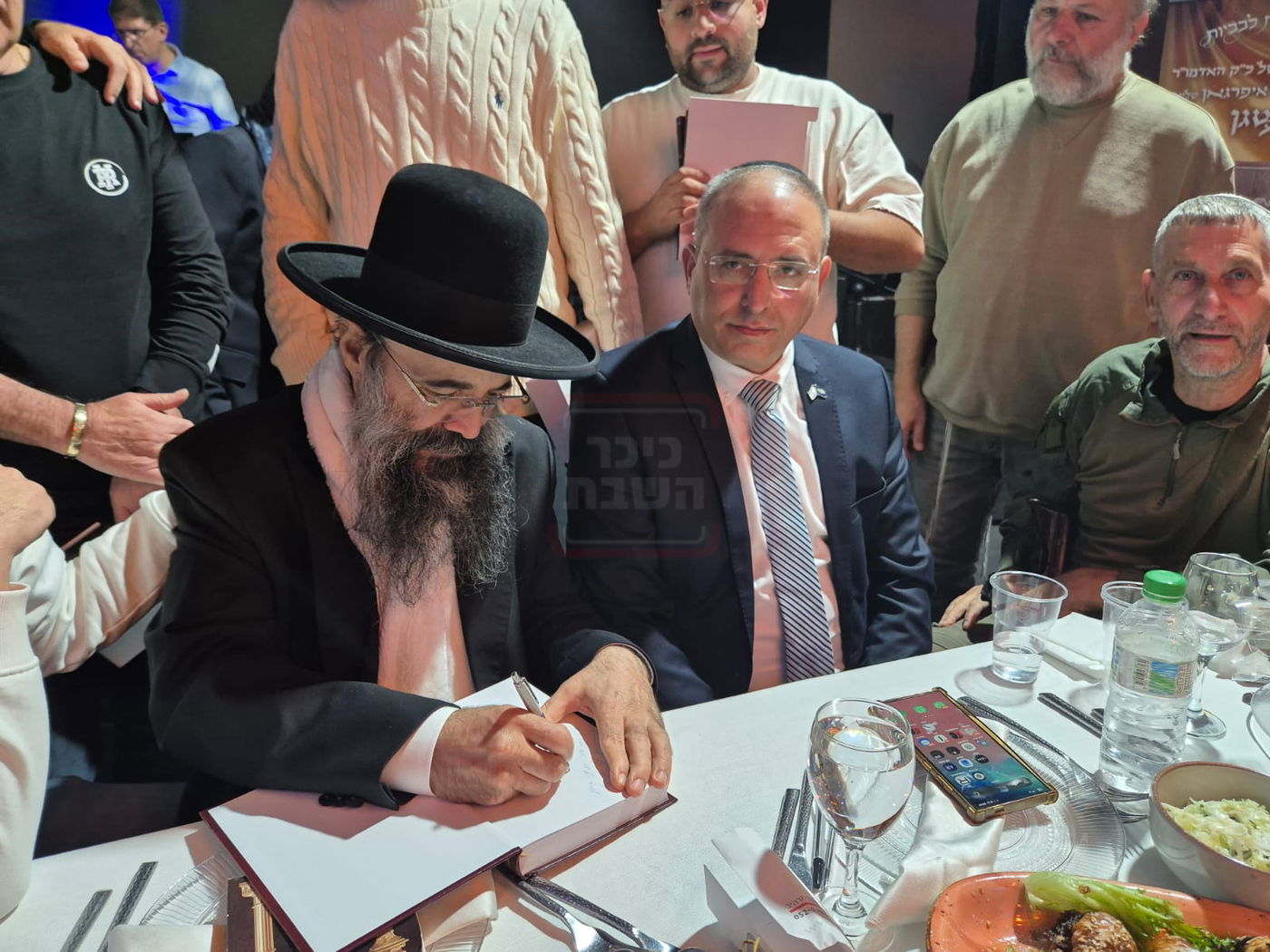 השף שכמעט דרס | 'זופניק בכיכר' עם כל התמונות, הנייעס והחשיפות של השבוע