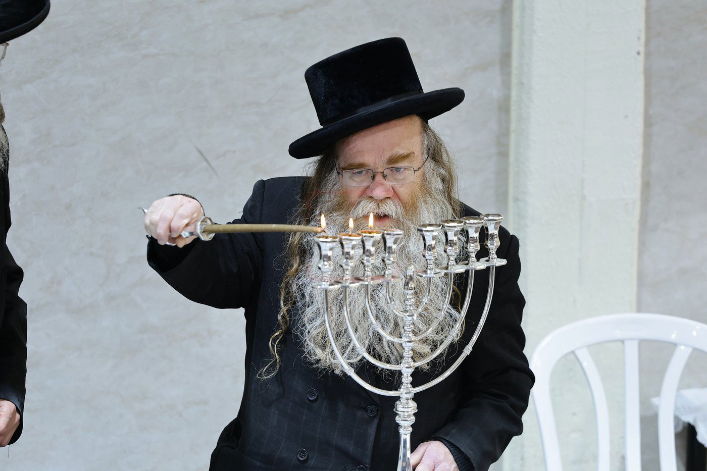 הרה"צ רבי אלימלך בידרמן בטיש חנוכה בחיפה