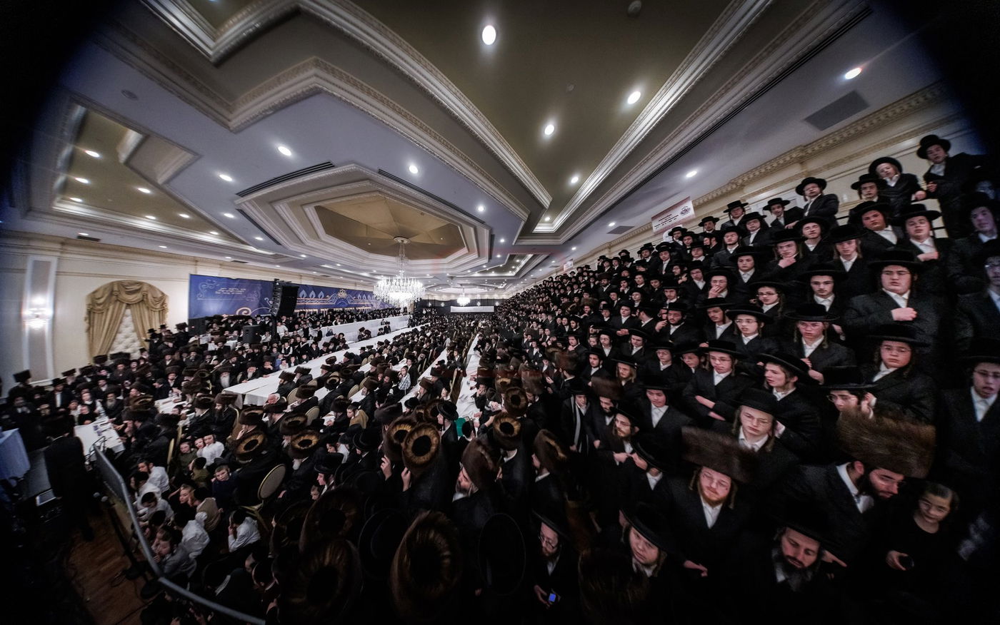 שמחת אירוסי נכדת האדמו"ר מטאהש