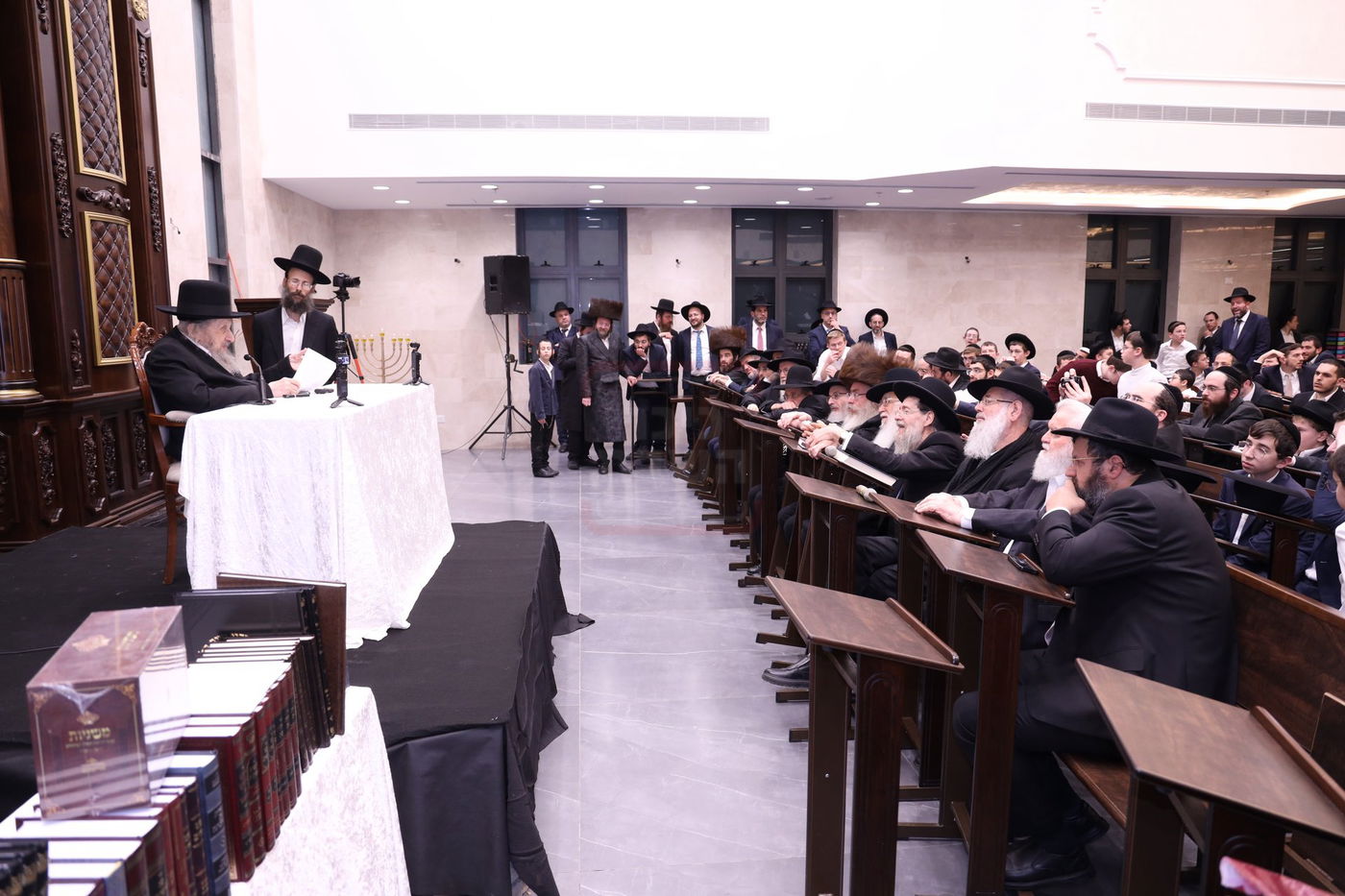 מעמד "ריתחא דאורייתא" בפתח תקווה בראשות ראש הישיבה הגר"ד לנדו