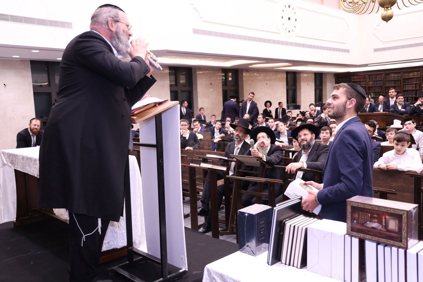 מעמד "ריתחא דאורייתא" בפתח תקווה בראשות ראש הישיבה הגר"ד לנדו