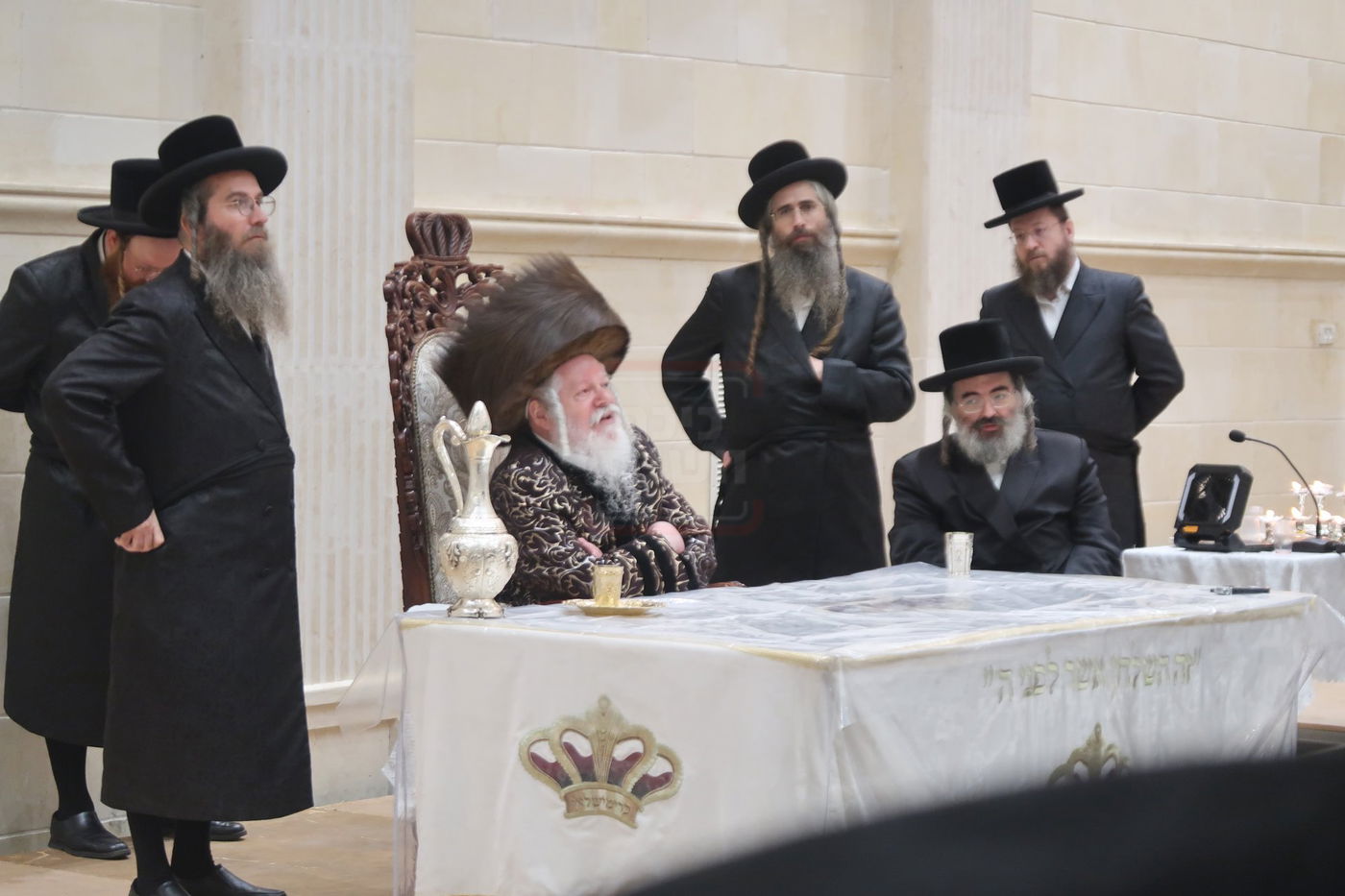 זאת חנוכה בחצה"ק פרמישלאן