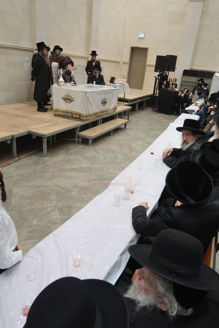 זאת חנוכה בחצה"ק פרמישלאן