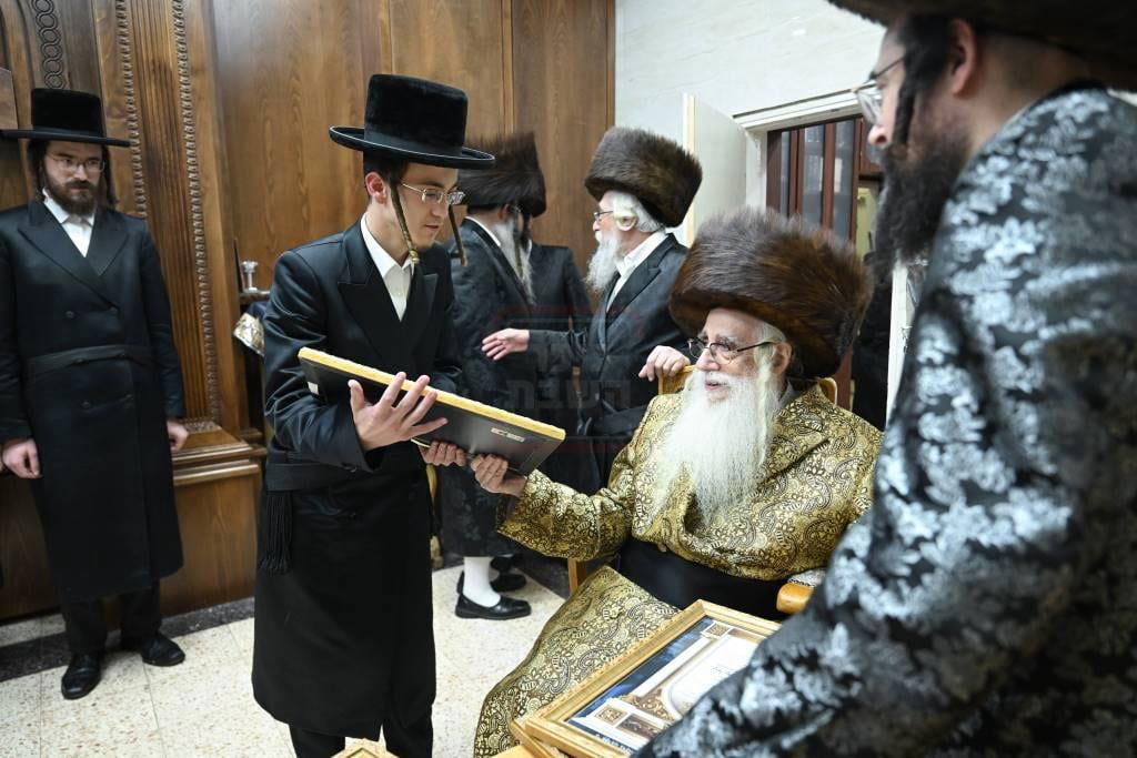 ערב ומוצאי שבת חנוכה בצאנז