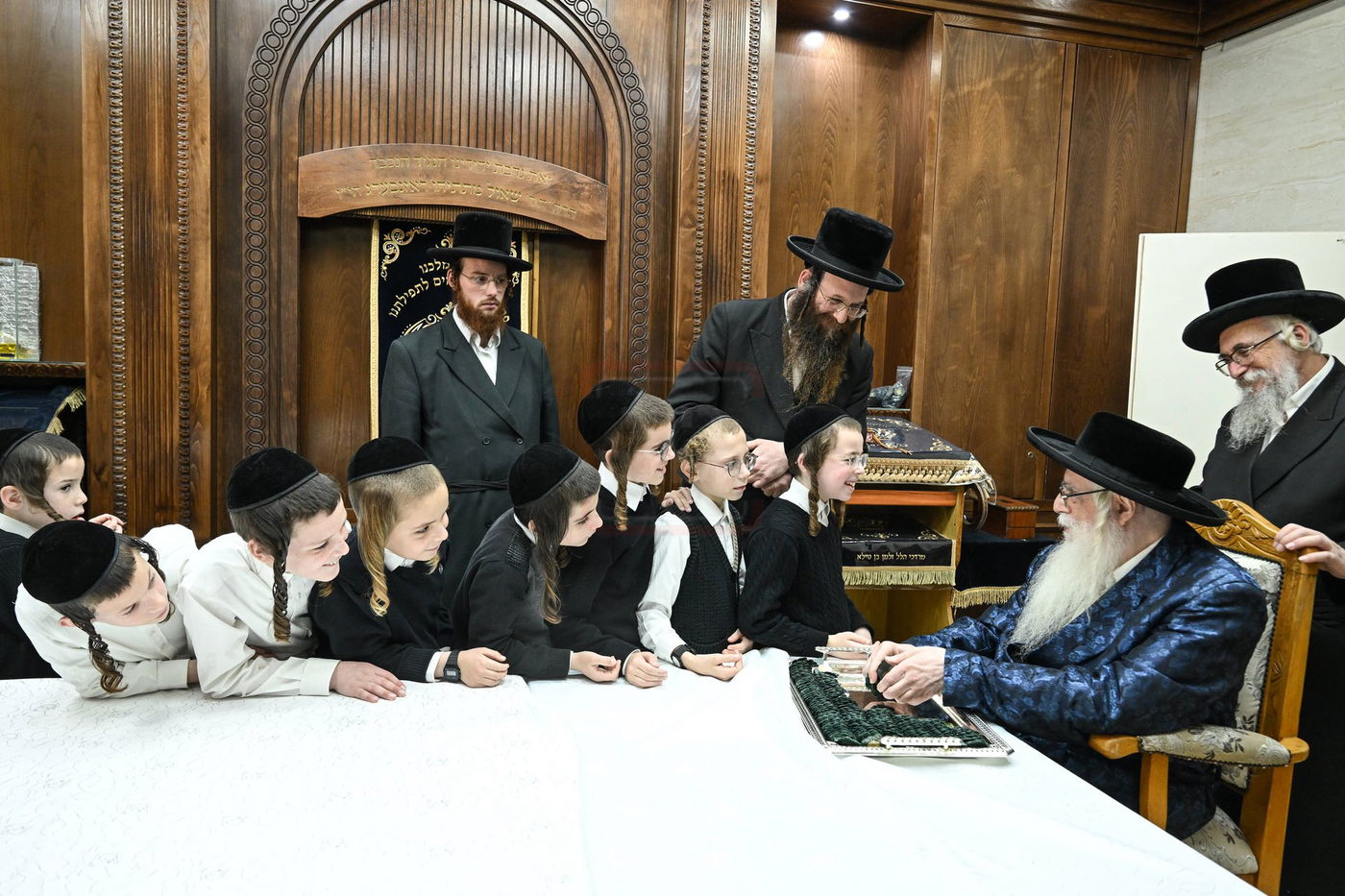 זאת חנוכה בחצה"ק צאנז