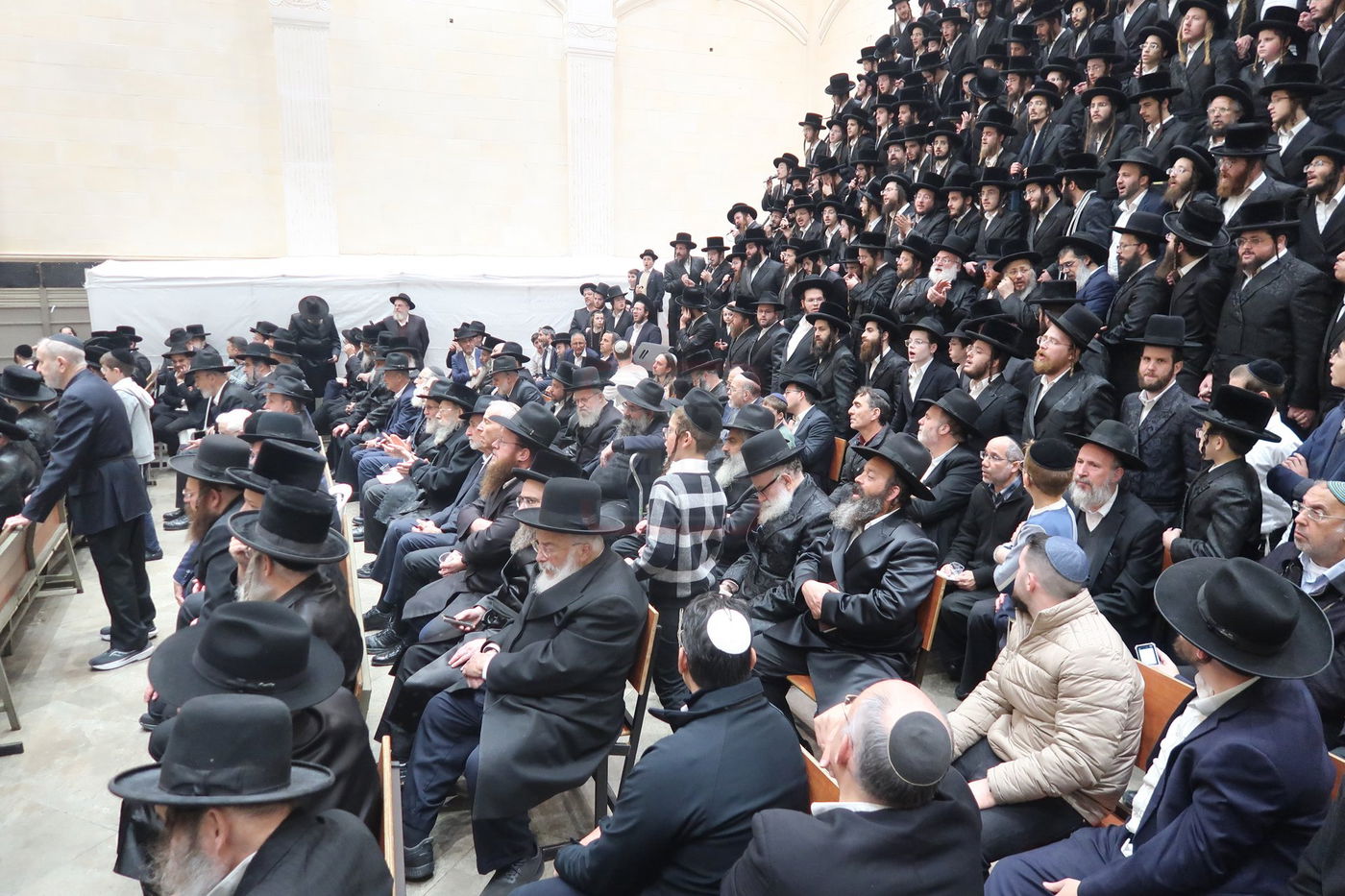 זאת חנוכה בחצה"ק פרמישלאן